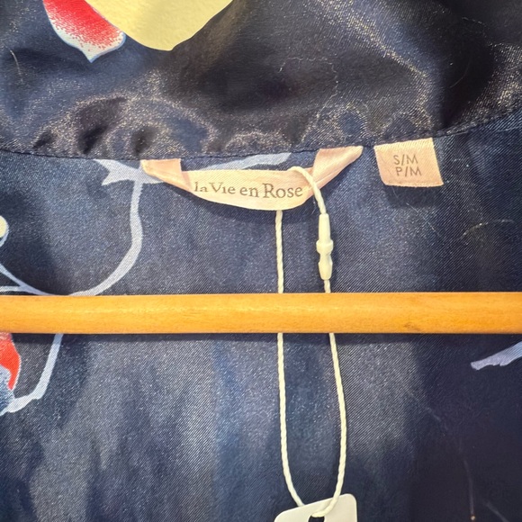 La Vie En Rose Navy Satin Kimono Robe with Red & Pink Floral Accents - Picture 2 of 3